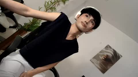 Snapshot of alluring_alpha chatting on June 20, 2026, 12:25 am kim and josh online show from June 20, 2026, 12:25 am
