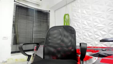 alluringangel01 online show from September 9, 2025, 3:06 am