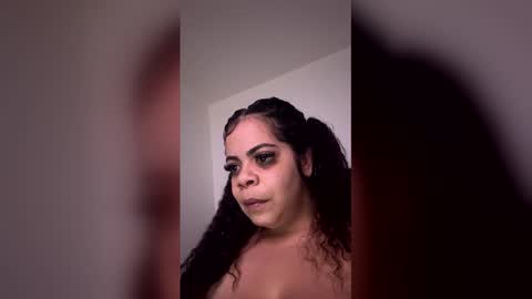 alluringstarr online show from April 19, 2026, 7:18 am