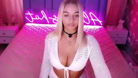 AlwaysHot online show from April 13, 2026, 2:06 am