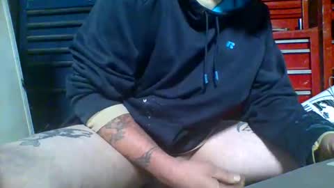 allwolf0323 online show from October 24, 2025, 8:44 am