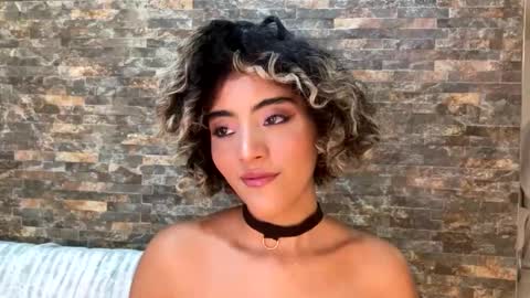 Snapshot of ally_summer chatting on December 9, 2024, 10:32 am ally_summer online show from December 9, 2024, 10:32 am