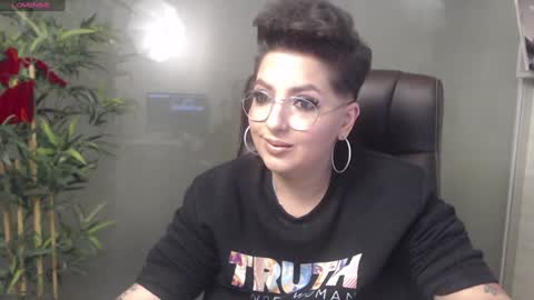 Snapshot of allyiah chatting on December 16, 2024, 9:20 pm online show from December 16, 2024, 9:20 pm