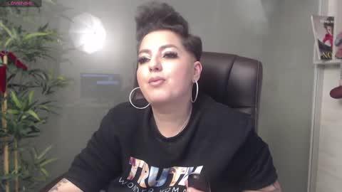Snapshot of allyiah chatting on December 17, 2024, 12:45 am online show from December 17, 2024, 12:45 am