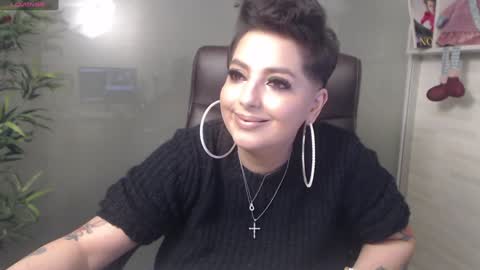 Snapshot of allyiah chatting on December 18, 2024, 10:35 pm online show from December 18, 2024, 10:35 pm