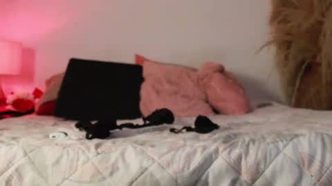 Snapshot of allysonfreeman21 chatting on October 5, 2025, 12:53 am Ally colombiana nice bigBoobs boobs latina online show from October 5, 2025, 12:53 am