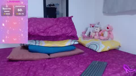 Allysonstonnes online show from November 5, 2025, 1:05 am