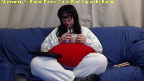 Allyssamay online show from February 4, 2025, 3:22 am