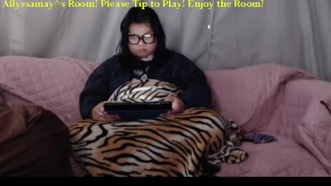 Allyssamay online show from April 1, 2026, 1:41 pm