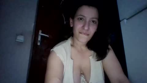 Snapshot of alma_amy chatting on January 4, 2025, 8:48 pm Alma online show from January 4, 2025, 8:48 pm