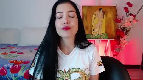 alma_art_ online show from September 20, 2025, 10:33 pm