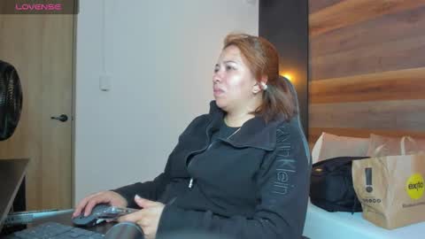 Snapshot of alma_fenix chatting on September 30, 2025, 12:10 pm ALMA FENIX online show from September 30, 2025, 12:10 pm
