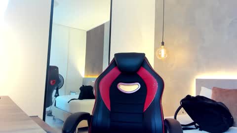 Snapshot of alma_fenix chatting on October 9, 2025, 12:14 pm ALMA FENIX online show from October 9, 2025, 12:14 pm