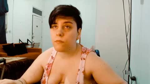 Snapshot of almondonwheels chatting on October 7, 2025, 11:57 pm Almond online show from October 7, 2025, 11:57 pm