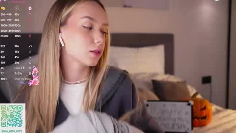 Lia online show from October 17, 2025, 3:10 am