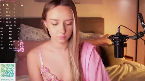 Lia online show from November 21, 2025, 3:27 am