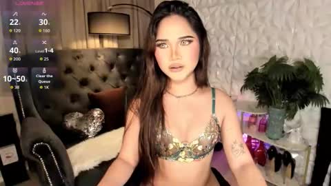 alodialuxts online show from November 5, 2025, 6:02 am