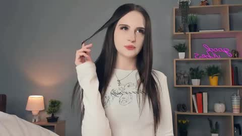Alona online show from May 2, 2026, 7:13 am