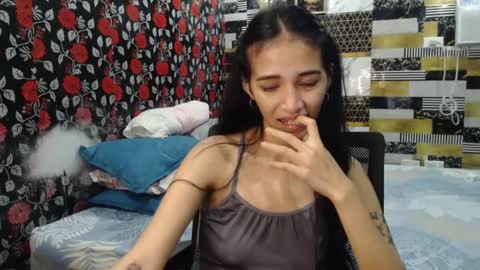 Snapshot of alondra_aleng_ereng chatting on February 6, 2025, 9:49 pm Alondra  online show from February 6, 2025, 9:49 pm