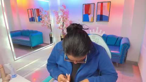 Alondra  online show from November 26, 2025, 4:13 am