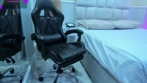 ALONDRA CUTE online show from May 17, 2026, 4:32 am