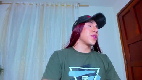 Hazel Bowie online show from December 13, 2024, 2:54 am