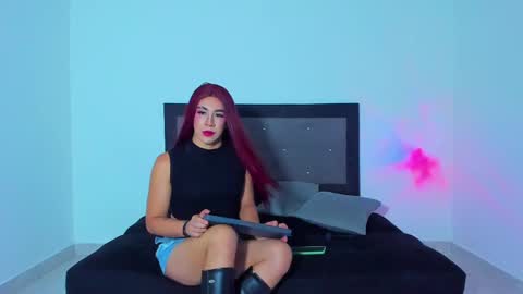 Hazel Bowie online show from March 4, 2025, 10:16 pm