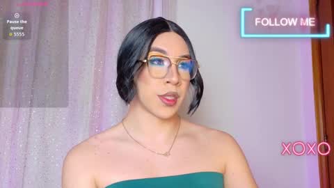 Hazel Bowie online show from March 3, 2026, 9:10 pm