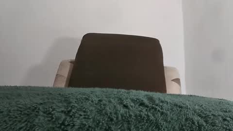 Snapshot of alotofcream chatting on February 4, 2026, 5:35 am alotofcream4u online show from February 4, 2026, 5:35 am