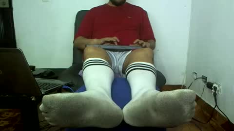 Snapshot of alphacashmaster777 chatting on October 29, 2025, 8:16 am cashmaster findom online show from October 29, 2025, 8:16 am