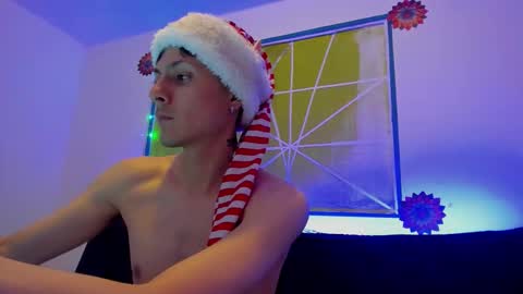 Snapshot of alphadioniso chatting on December 22, 2025, 11:35 pm Dioniso online show from December 22, 2025, 11:35 pm