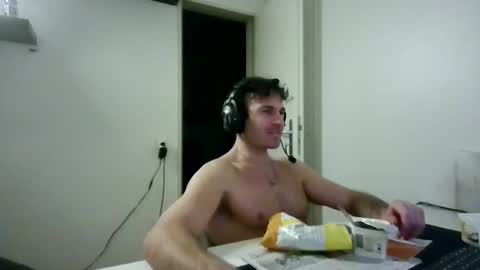 alphah_hunk online show from January 15, 2026, 8:45 pm