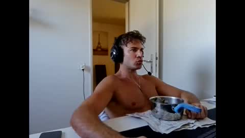 alphah_hunk online show from April 24, 2026, 1:57 pm