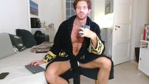 alphahung23 online show from December 4, 2025, 4:11 am