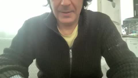 Snapshot of alphandre chatting on January 17, 2025, 7:41 am AlphAndre online show from January 17, 2025, 7:41 am