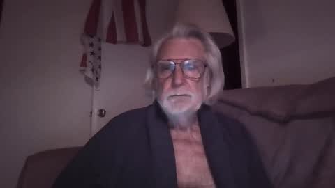 Snapshot of alphauniform chatting on October 17, 2025, 11:35 am AlphaUniform online show from October 17, 2025, 11:35 am