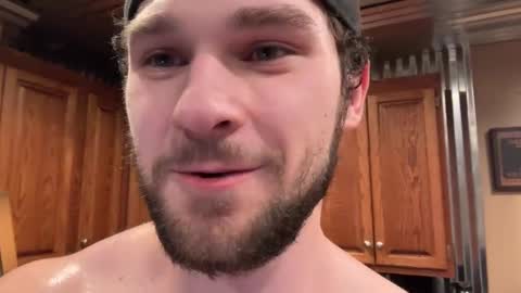 Snapshot of alphazack14 chatting on February 2, 2025, 12:40 am alphazack14 online show from February 2, 2025, 12:40 am