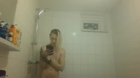 altboy010 online show from January 1, 2025, 4:07 pm