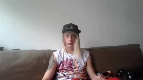 altboy010 online show from September 20, 2025, 2:29 pm