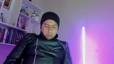 alucard_col666 online show from May 28, 2026, 5:54 pm