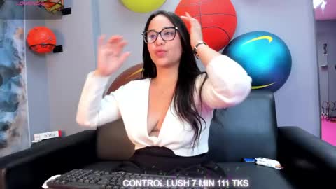 ALUNA  online show from May 28, 2026, 4:48 pm