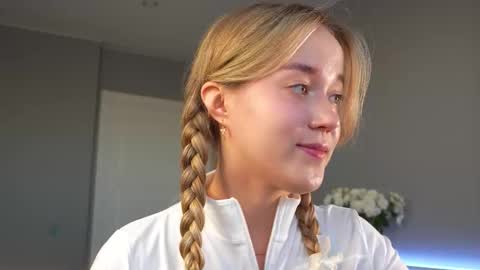 Snapshot of aluntick chatting on October 17, 2025, 2:08 pm Amelia NEXT STREAM online show from October 17, 2025, 2:08 pm