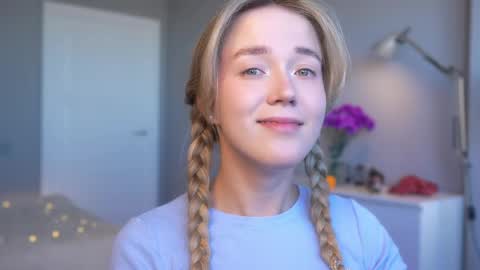 Amelia NEXT STREAM  online show from April 11, 2026, 1:37 pm