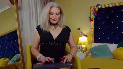 Alura Jenson online show from December 16, 2025, 8:25 pm