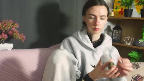 alvanalbach online show from September 30, 2025, 9:36 am