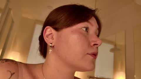 Lilu online show from July 4, 2026, 5:24 am