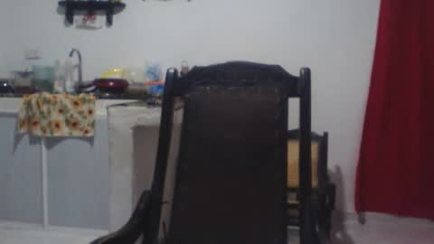 analia online show from October 4, 2025, 4:43 am