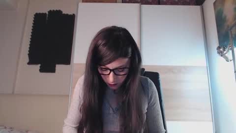 Alice online show from December 5, 2024, 1:49 pm