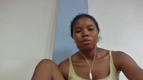 Snapshot of alydie7 chatting on April 19, 2026, 3:33 pm alydie7 online show from April 19, 2026, 3:33 pm