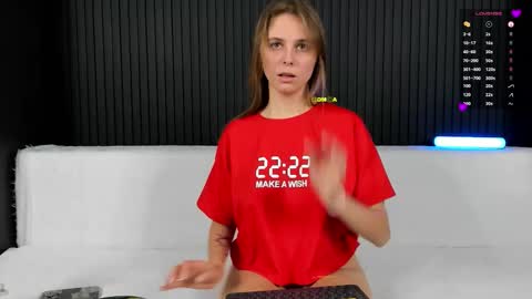 Alena online show from November 10, 2025, 1:32 pm